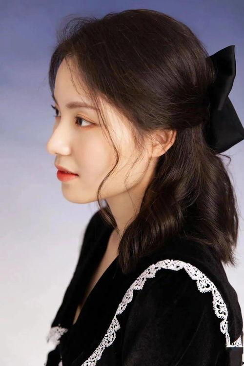 侧颜生活照女生,捕捉青春女生的独特魅力